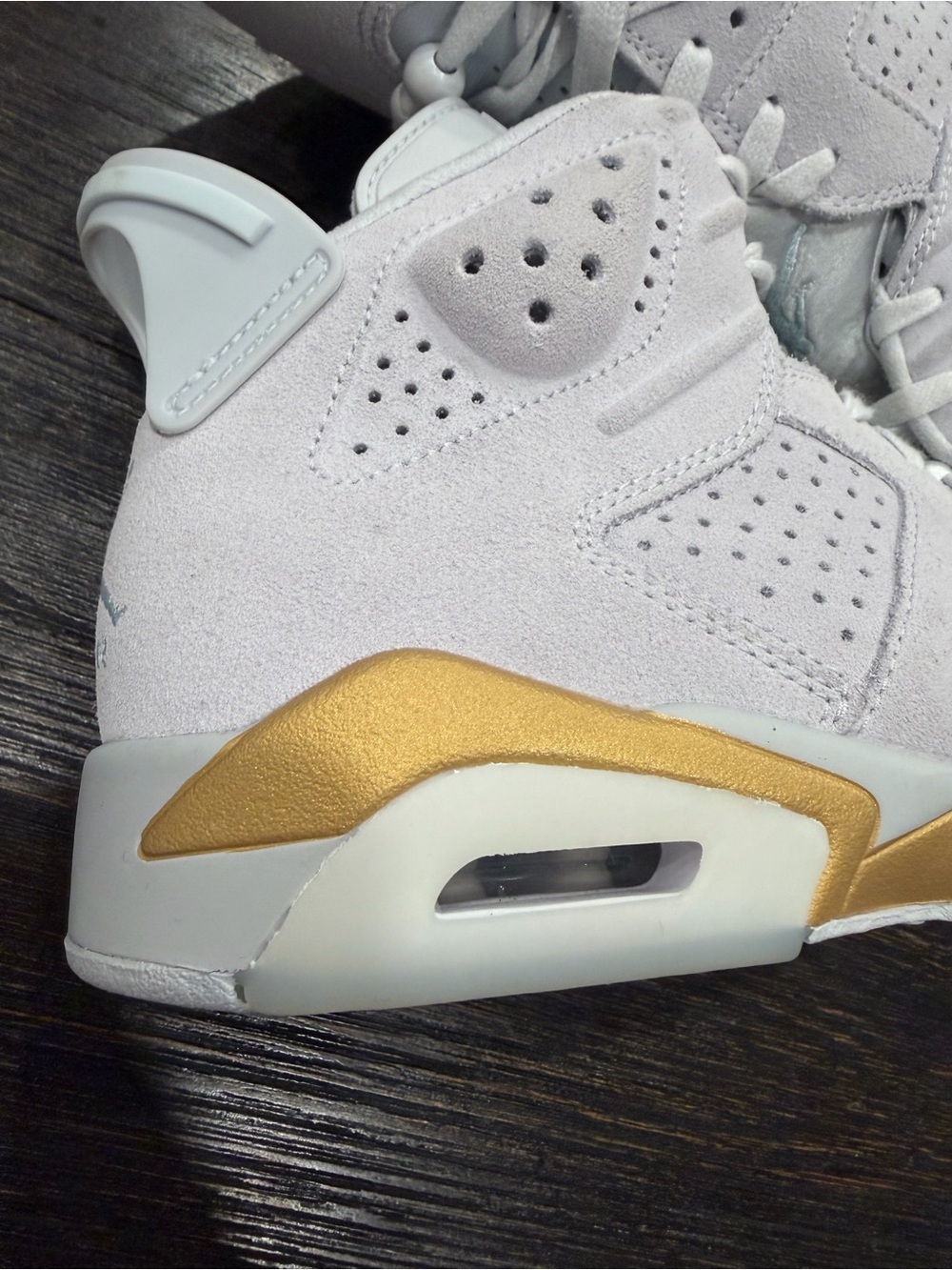 Women's Jordan 6 Retro "Pearl" Pure Platinum/Glacier Blue size 7.5 - Picture 3 of 12